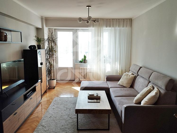 Apartament cu 3 camere decomandat, mobilat în Decebal