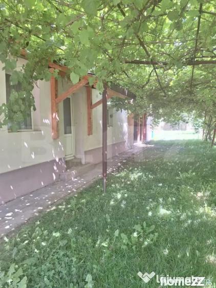 Casă cu 4 camere cu Teren 1100 Mp în Central