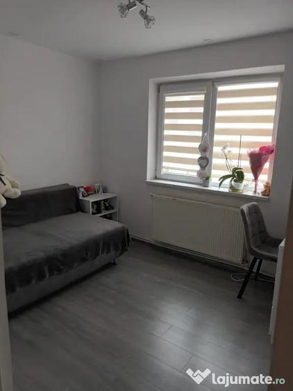 Apartament cu 2 camere semidecomandat în 9 Mai