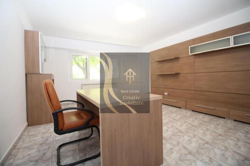 Apartament cu 3 camere decomandat în P-ța Muncii