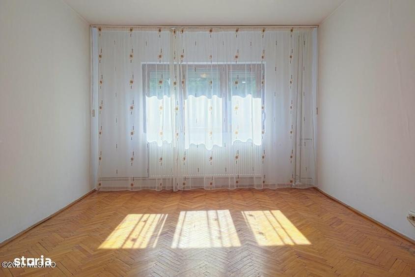 Apartament cu 3 camere decomandat în Soarelui
