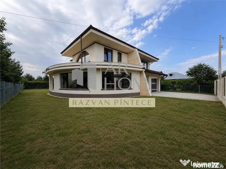 Casă cu 4 camere cu Teren 783 Mp în Cornu