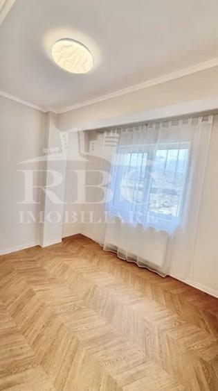 Apartament cu 3 camere semidecomandat în Florești