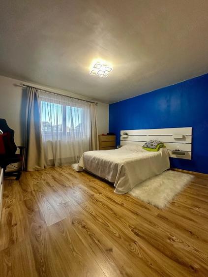 Casă cu 7 camere cu Teren 570 Mp în Aeroport