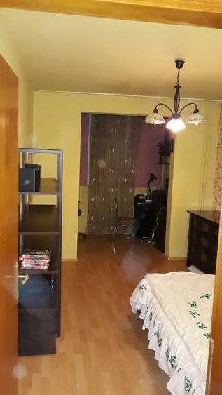 Apartament cu 4 camere decomandat în Gorjului