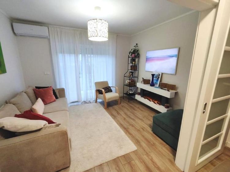 Apartament cu 2 camere decomandat, mobilat în Aradului