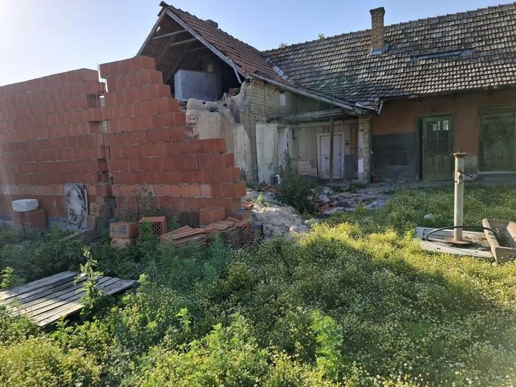 Casă individuală cu 4 camere cu Teren 616 Mp în Nădlac