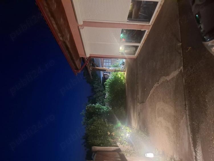 Casă cu 4 camere cu Teren 1800 Mp în Cârna