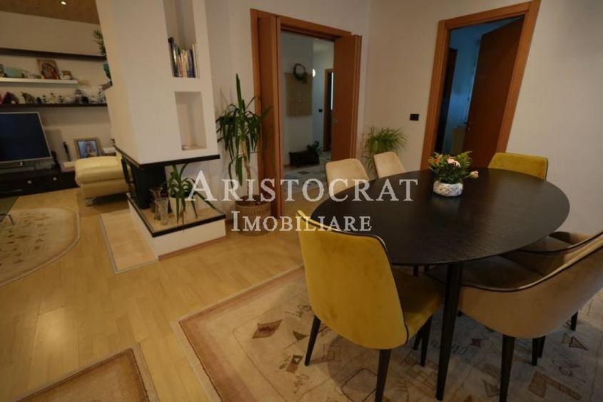 Casă cu 5 camere cu Teren 450 Mp în Corbeanca