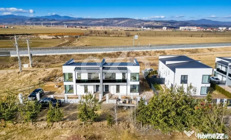 Casă cu 4 camere cu Teren 250 Mp în Central