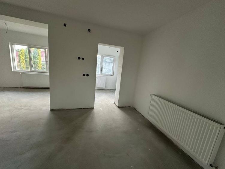Casă cu 4 camere în Cășeiu