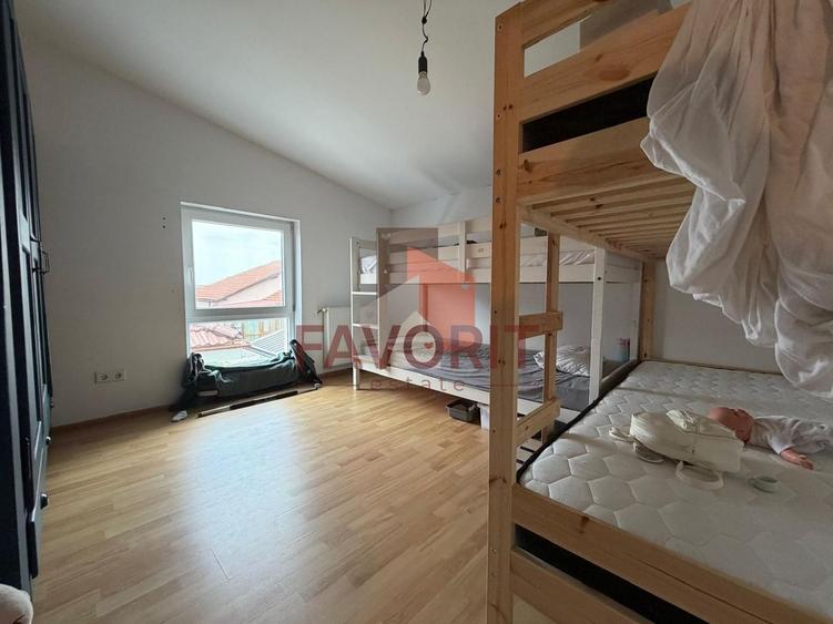 Duplex cu 5 camere cu Canalizare în Săcălaz