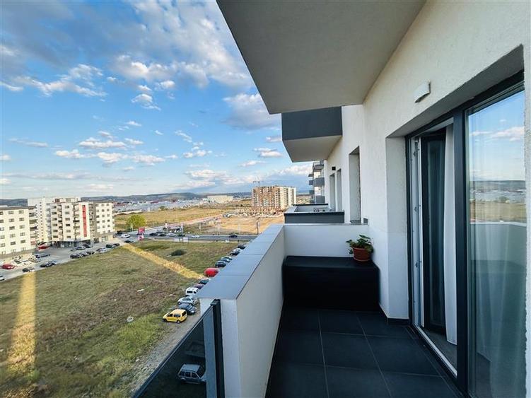 Apartament cu 3 camere decomandat în Exterior Sud