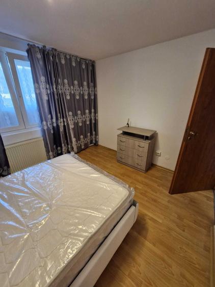 Apartament cu 2 camere decomandat în Cornișa