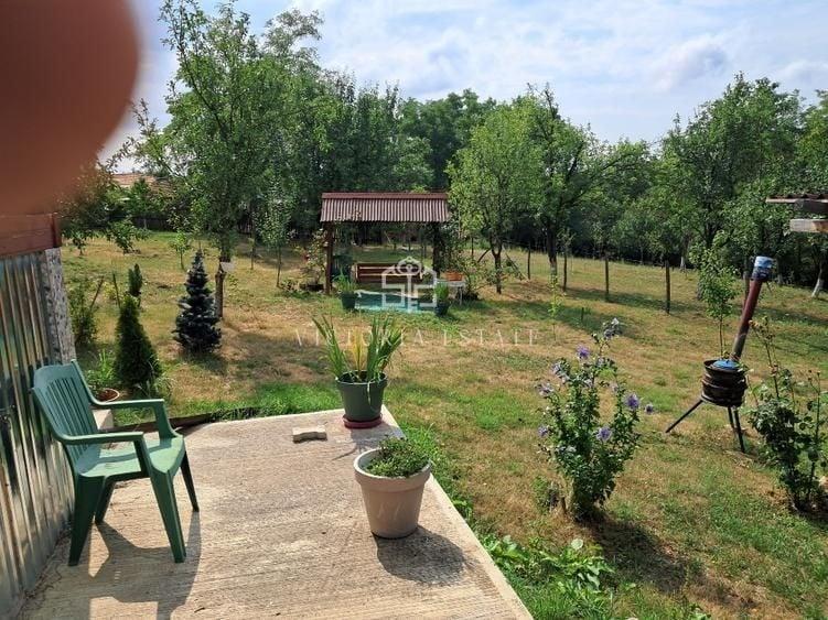 Casă individuală cu 2 camere cu Canalizare în Surani