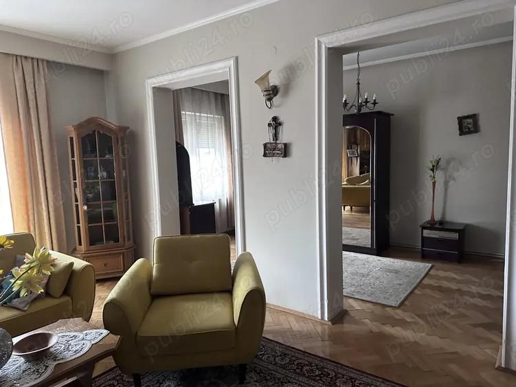 Casă cu 6 camere cu Teren 150 Mp în Calea Turzii
