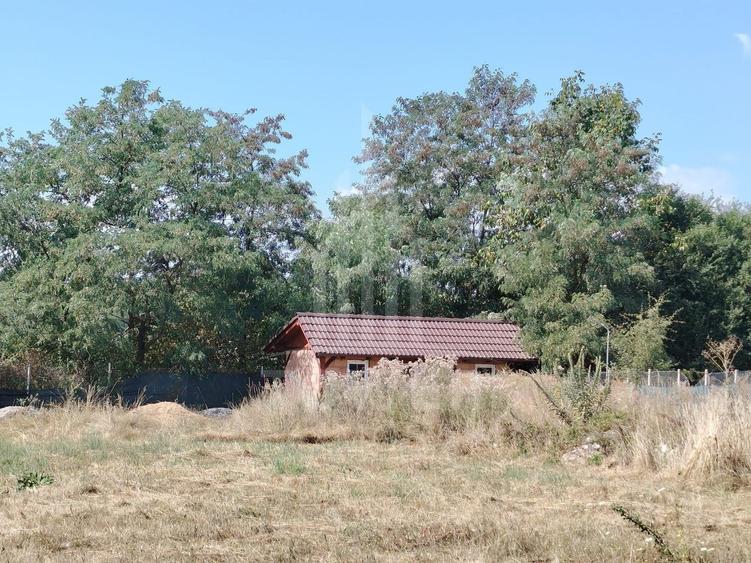 Teren Construcții intravilan de 1913 mp, în Sud-Est