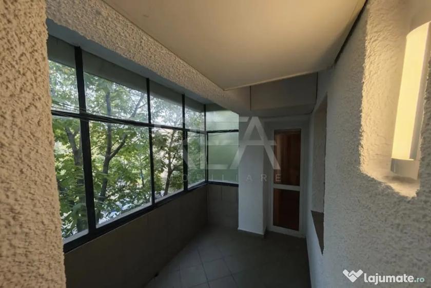 Apartament cu 3 camere decomandat în Uverturii