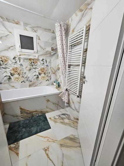 Apartament cu 3 camere decomandat în Drumul Taberei