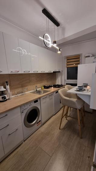 Apartament cu 2 camere decomandat în Politehnica