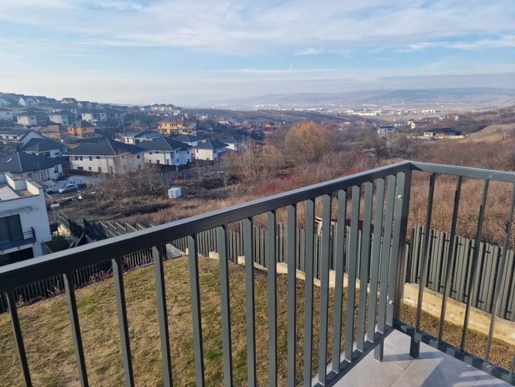 Duplex cu 5 camere cu Canalizare în Dezmir