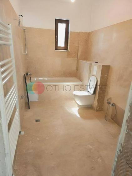 Casă cu 3 camere cu Teren 242 Mp în Central