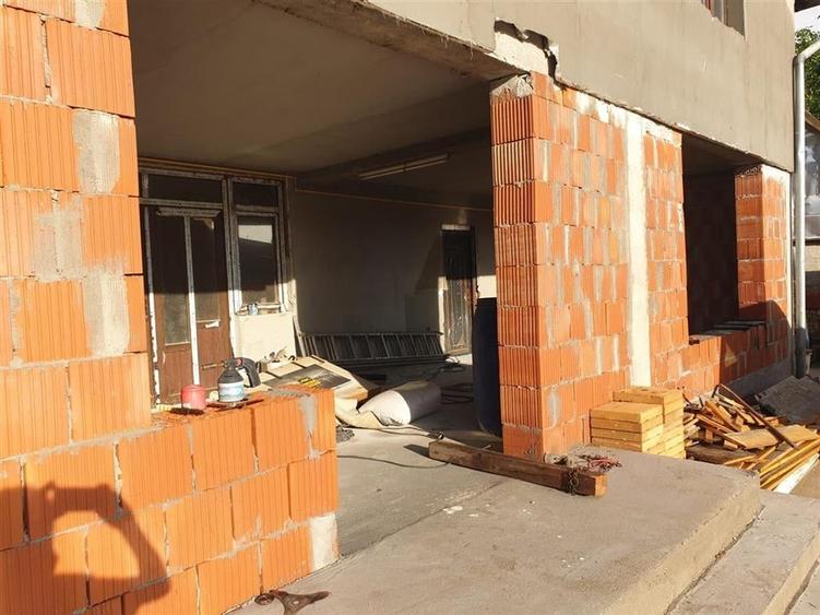 Casă individuală cu 5 camere cu Teren 1480 Mp în Biharia