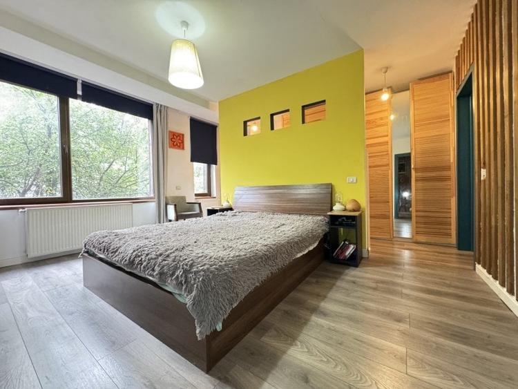 Casă cu 5 camere cu Canalizare în Băneasa