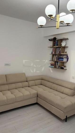 Apartament cu 3 camere decomandat, mobilat în Păcii