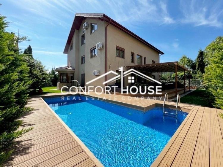 Casă individuală cu 9 camere cu Piscina în Iancu Nicolae