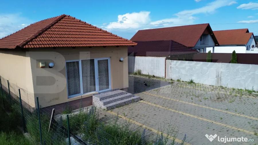 Casă cu 3 camere cu Teren 383 Mp în Petrești