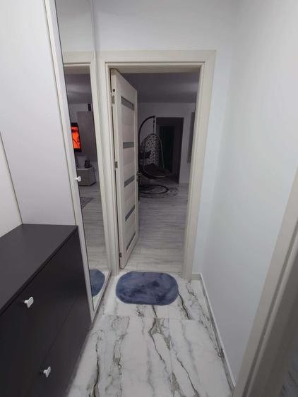 Apartament cu 3 camere semidecomandat în Exterior Vest