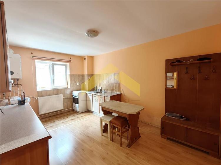 Apartament cu 2 camere decomandat în Lipovei