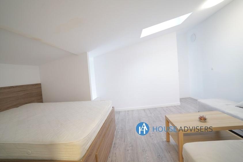 Apartament cu 2 camere semidecomandat, mobilat în Central