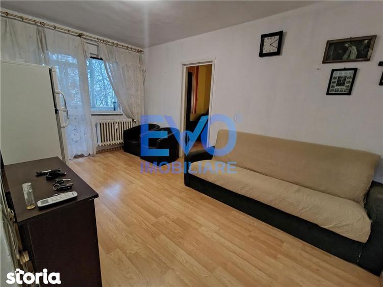 Apartament cu 3 camere semidecomandat în Tătărași