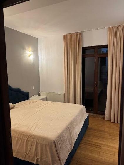 Apartament cu 3 camere decomandat, mobilat în Casin