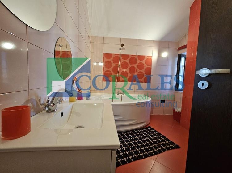 Casă individuală cu 6 camere cu Canalizare în Moșnița Nouă