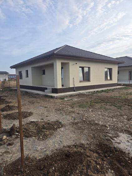 Casă individuală cu 3 camere cu Teren 500 Mp în Tărlungeni