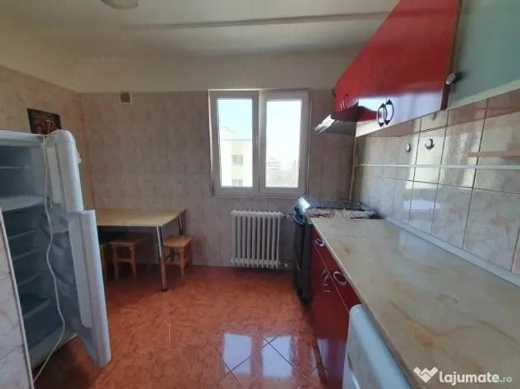 Apartament cu 2 camere decomandat în Basarabia
