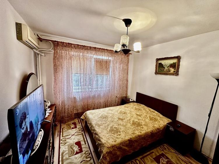 Apartament cu 4 camere decomandat în Central