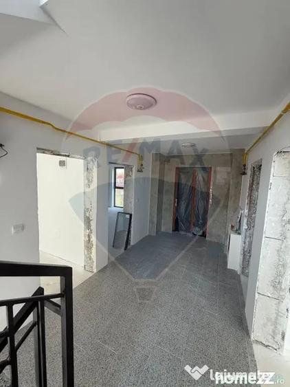 Spațiu comercial, de 960 mp, în Ipotești