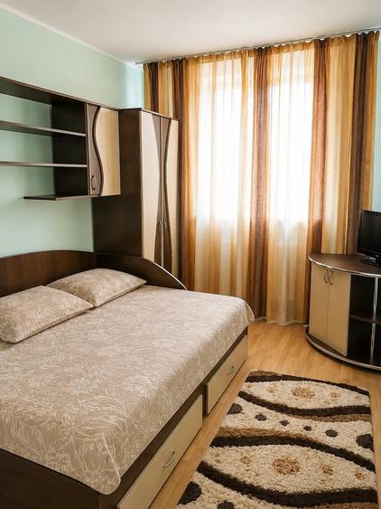 Apartament cu 3 camere semidecomandat în Central