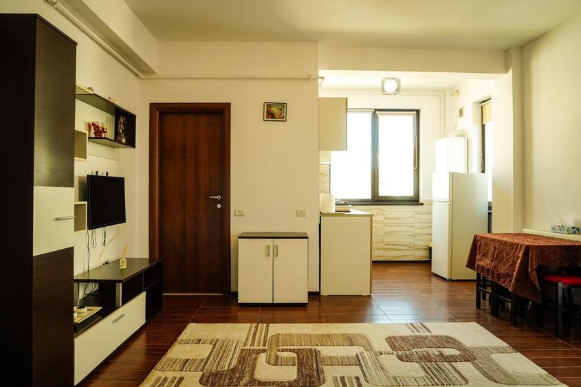 Apartament cu 2 camere decomandat în Năvodari