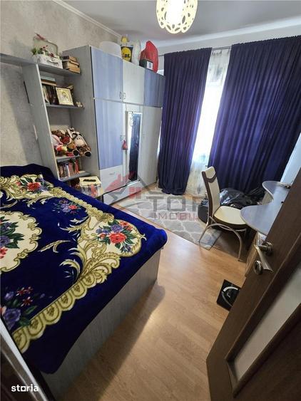 Apartament cu 3 camere decomandat în Mircea cel Bătrân