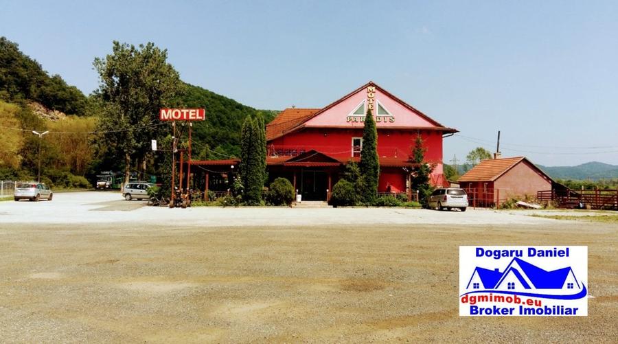 Hotel/Pensiune, de 16 mp, în Petriș