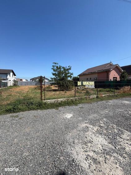 Teren de 800 mp, în Vânători