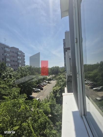 Apartament cu 3 camere decomandat în Crângași