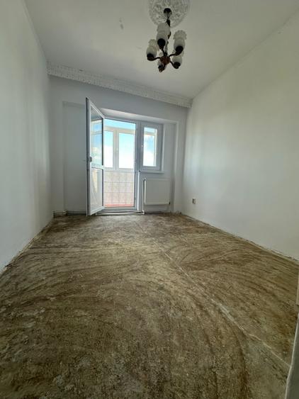 Apartament cu 3 camere decomandat în Barieră