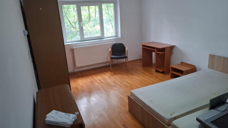 Apartament cu 2 camere decomandat în Nicolina