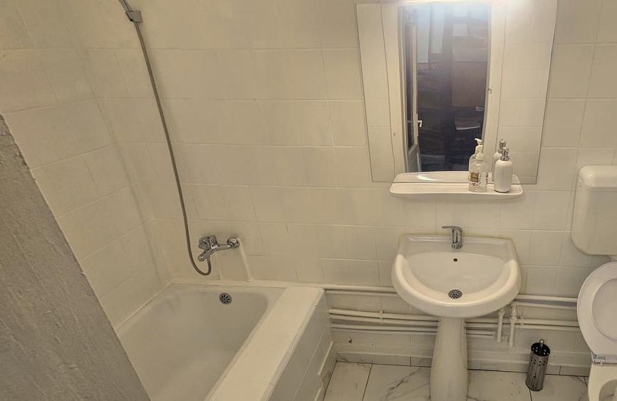 Casă cu 6 camere cu Canalizare în ICIL
